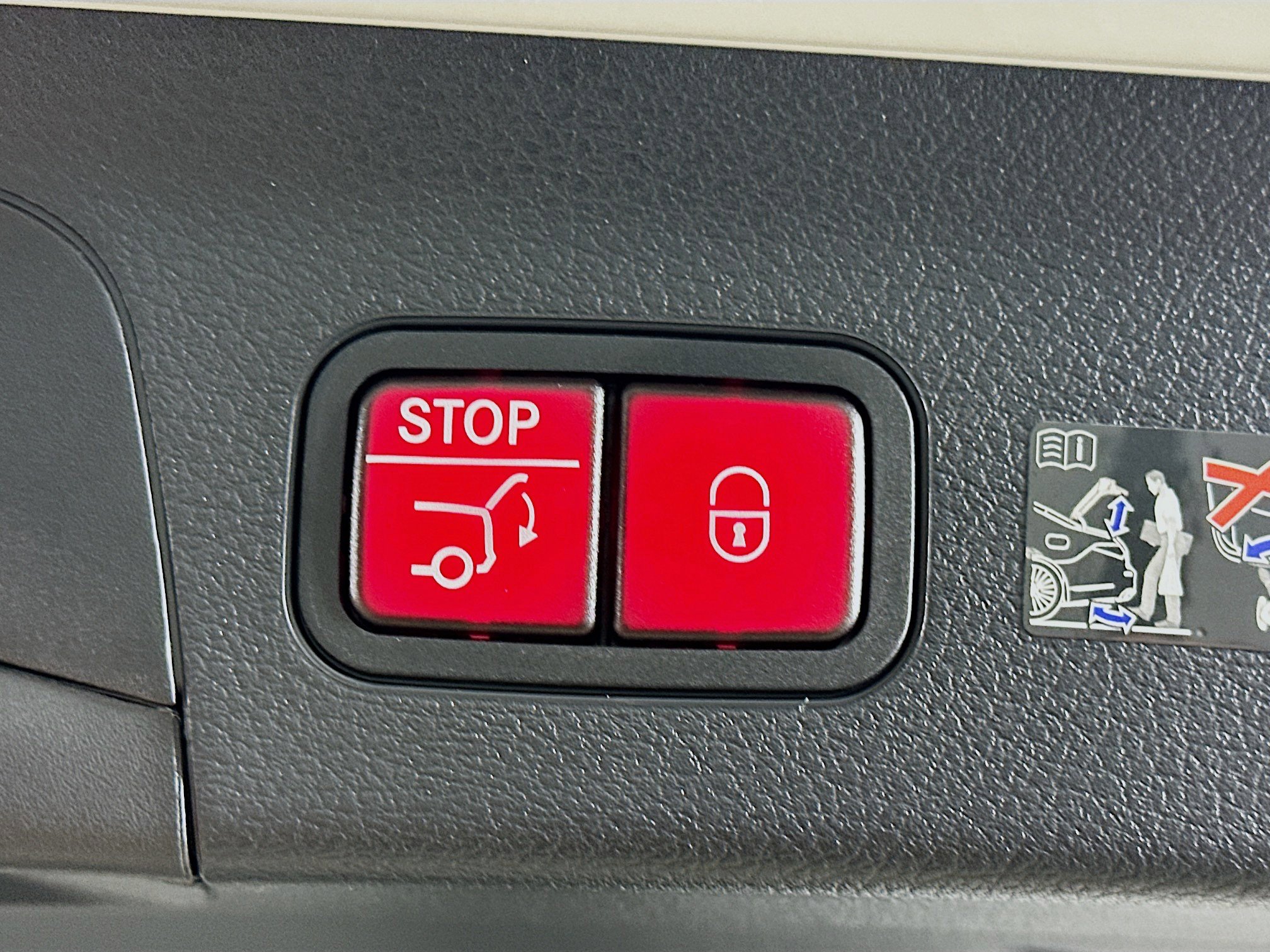 Certified 2026 Mercedes-Benz GLS 450 4MATIC image 36