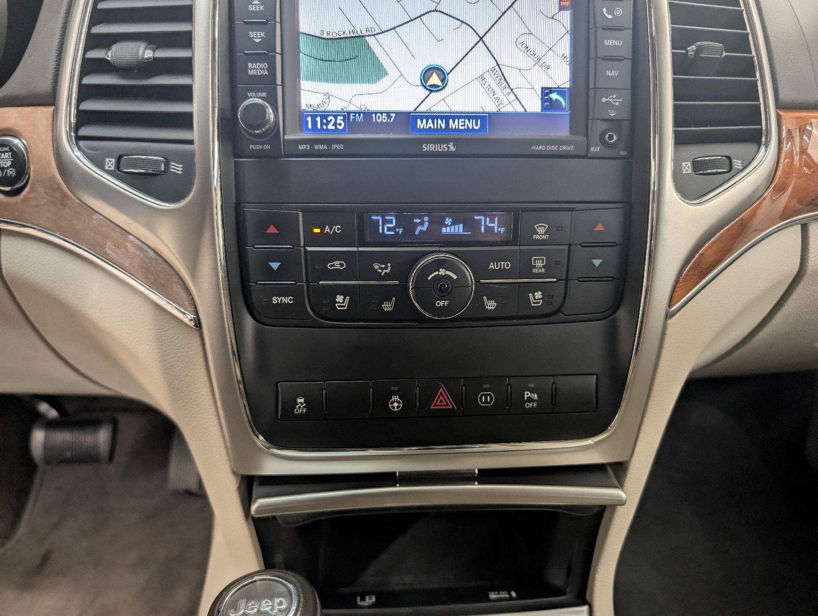 Used 2011 Jeep Grand Cherokee Overland AWD/4WD image 27
