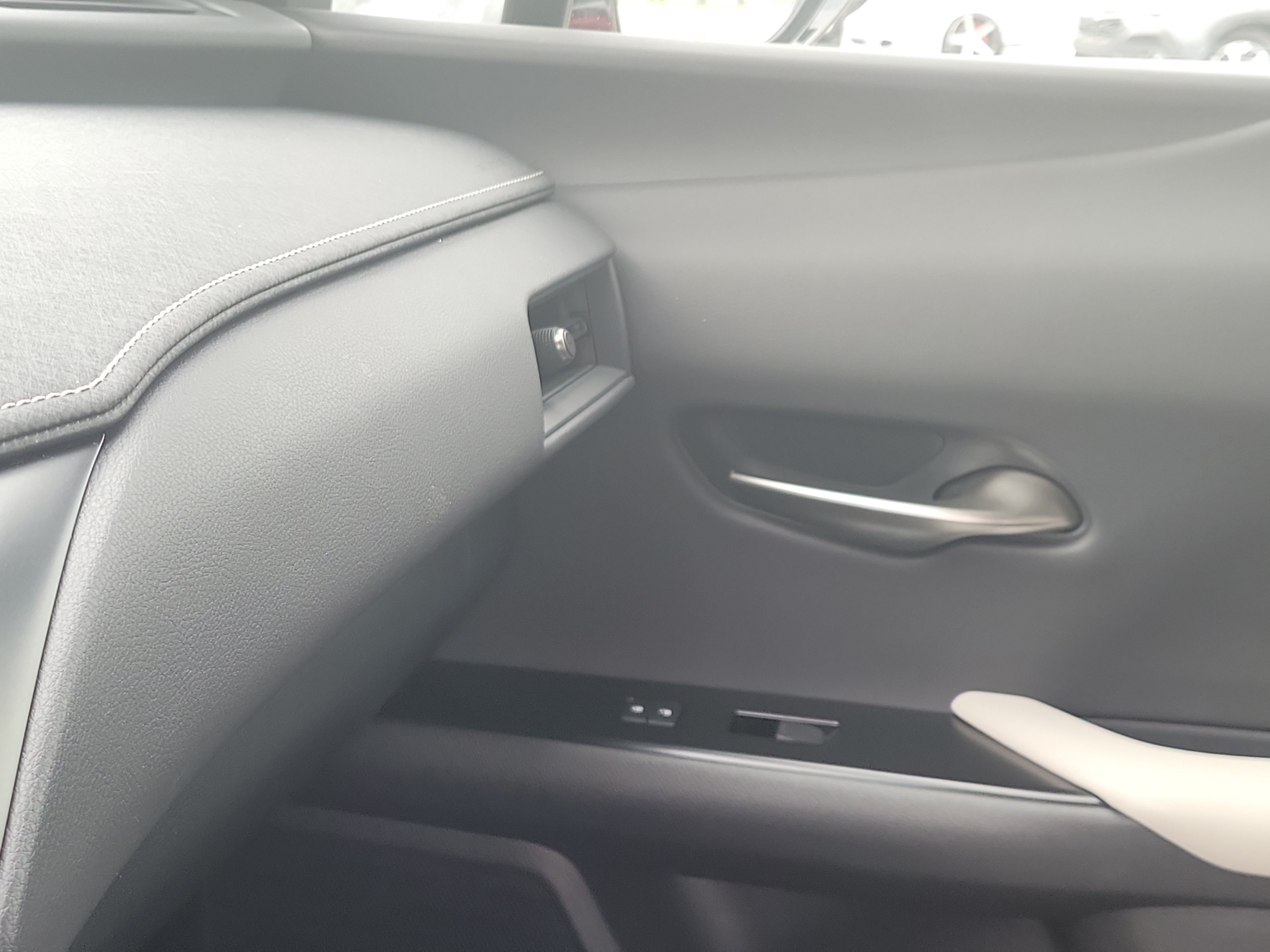 Used 2024 Lexus UX 250h F Sport FWD image 30