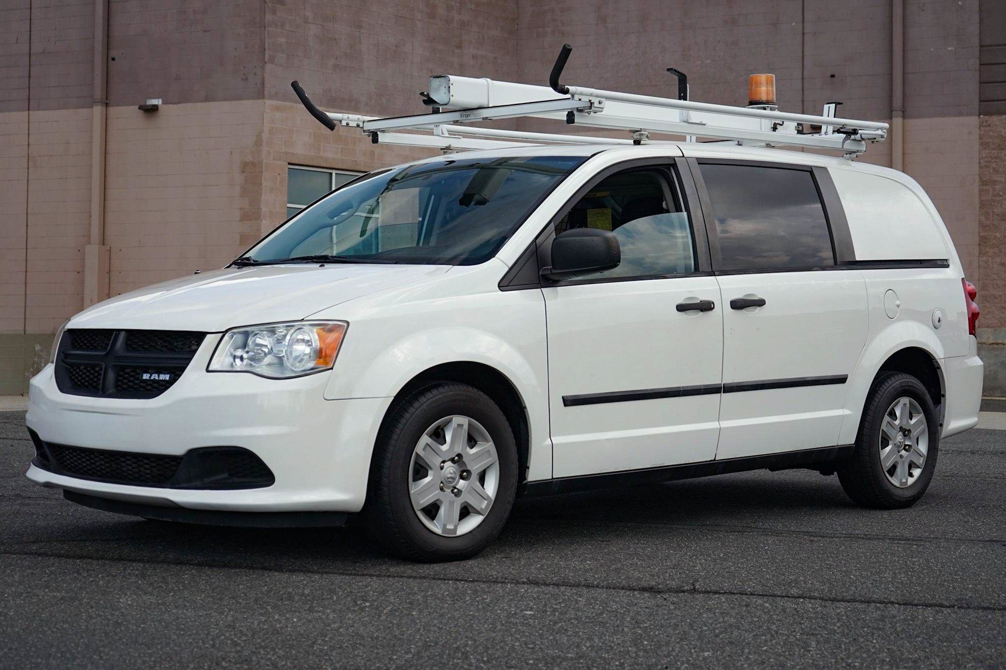 Used 2013 RAM C/V Tradesman FWD image 2