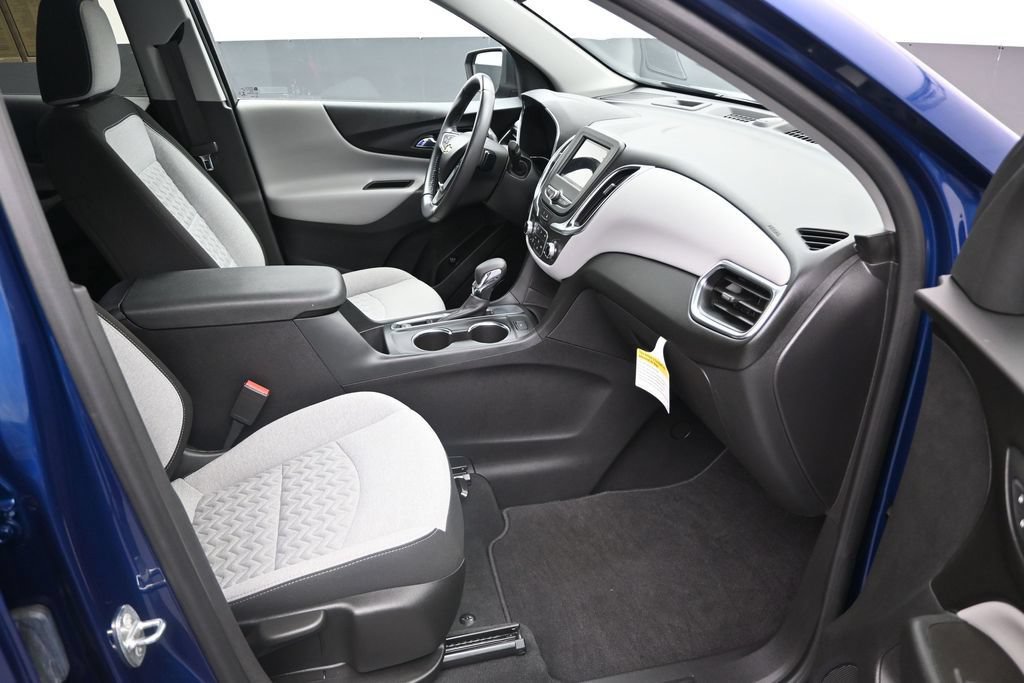 Used 2022 Chevrolet Equinox LT w/ Driver Convenience Package FWD image 26