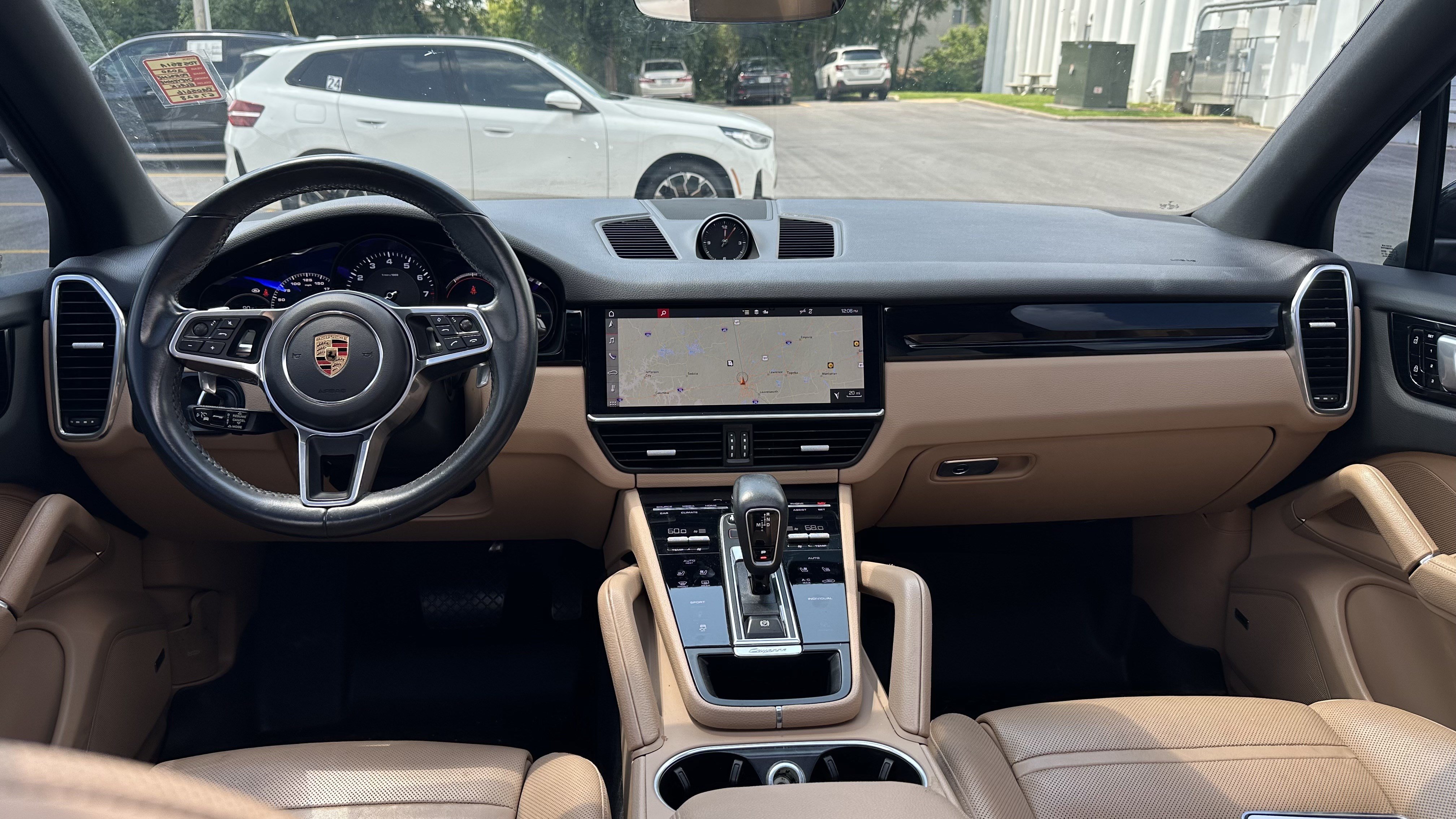 Used 2020 Porsche Cayenne AWD/4WD image 30
