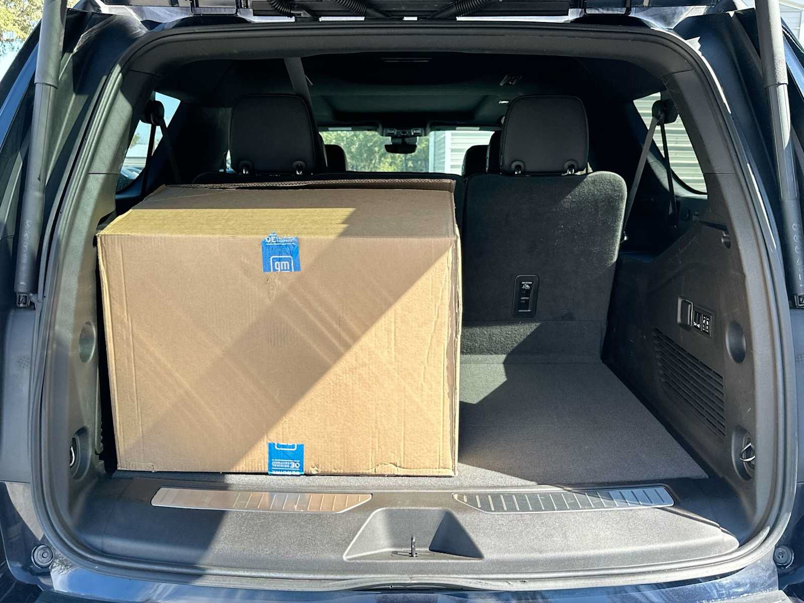 Certified 2023 Chevrolet Suburban High Country w/ Max Trailering Package RWD image 25