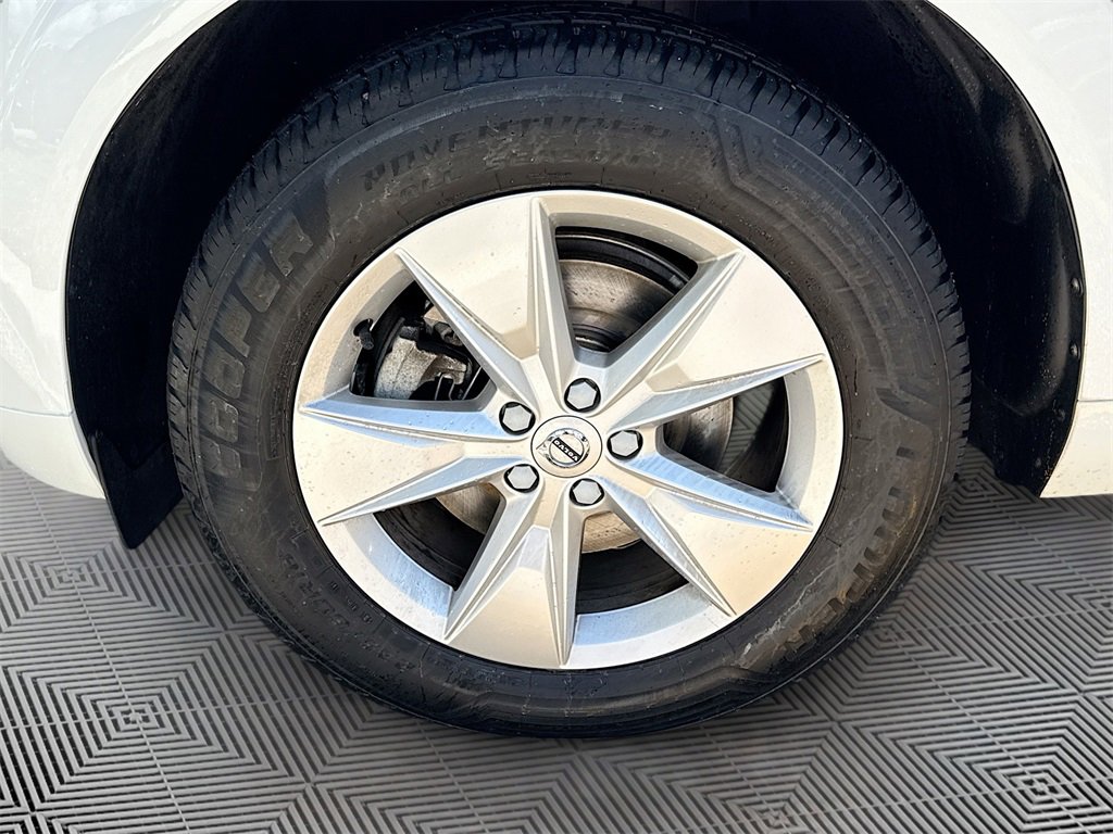 Used 2022 Volvo XC60 B5 Momentum image 34