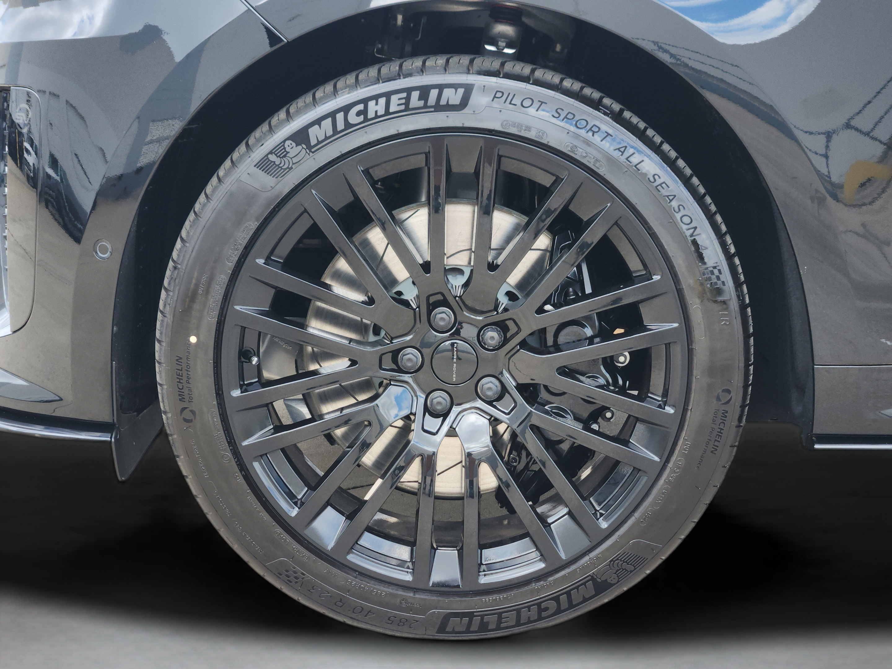 New 2027 Land Rover Range Rover Sport SV AWD/4WD image 31