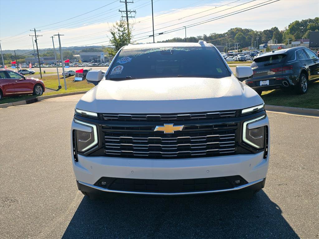 Used 2025 Chevrolet Suburban High Country AWD/4WD image 8