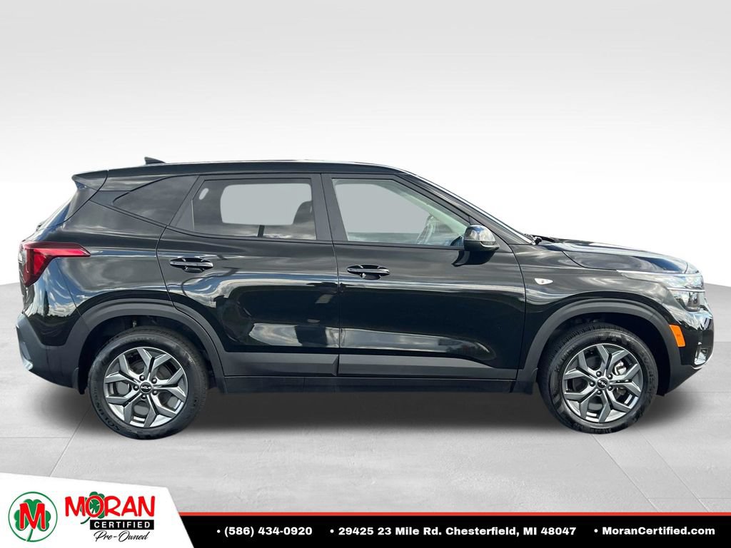 Used 2025 Kia Seltos LX AWD/4WD image 6