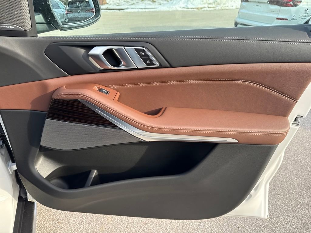 New 2026 BMW X5 xDrive50e w/ Climate Comfort Package image 28