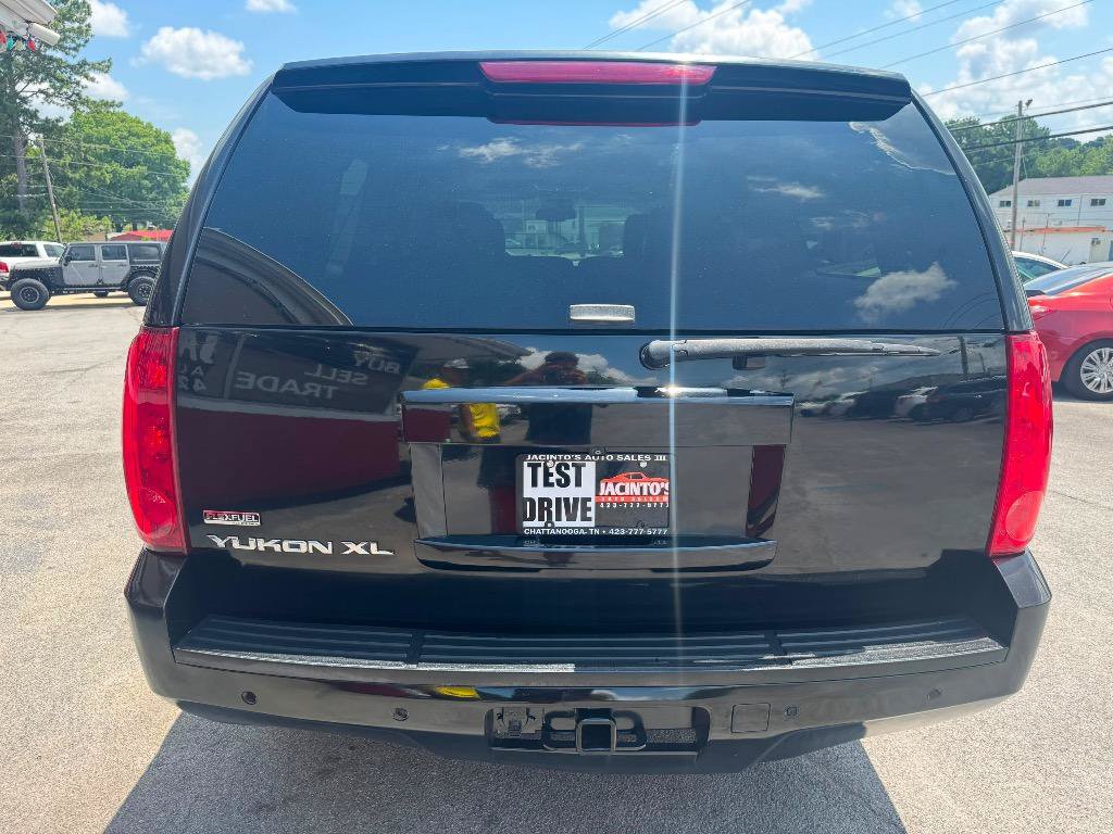 Used 2007 GMC Yukon XL SLT w/ SLT Preferred Equipment Group AWD/4WD image 8