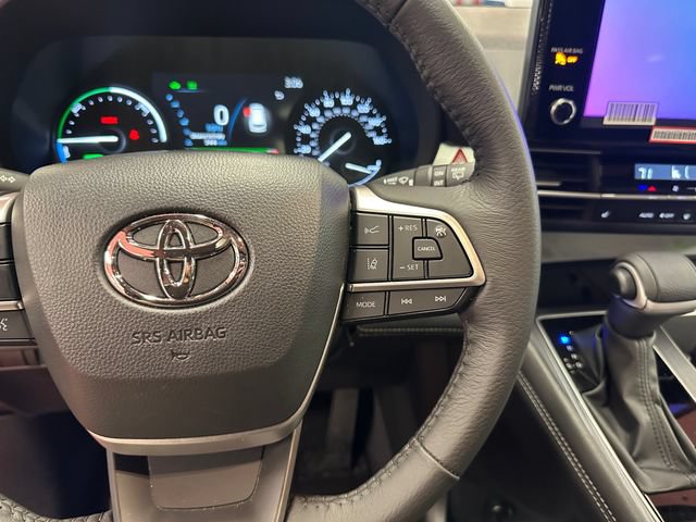 Certified 2025 Toyota Sienna XLE w/ XLE Plus Package AWD/4WD image 20