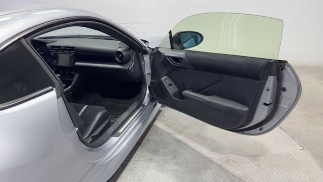 Used 2022 Toyota GR86 Premium image 9