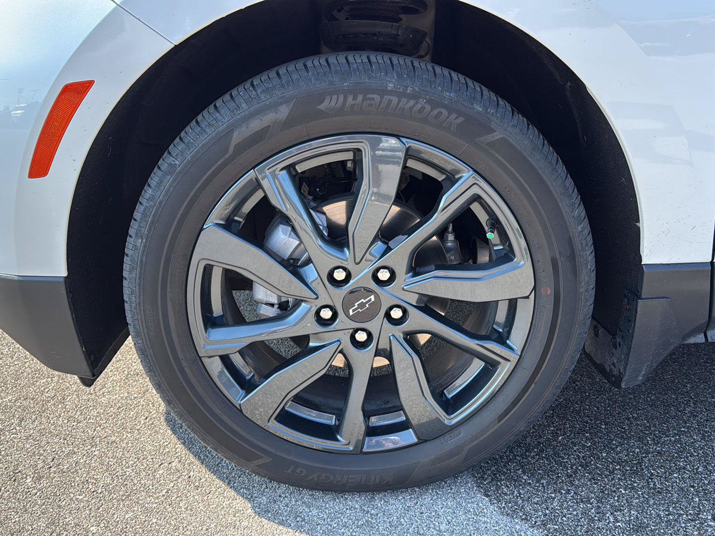 Used 2023 Chevrolet Equinox RS w/ RS Leather Package FWD image 14