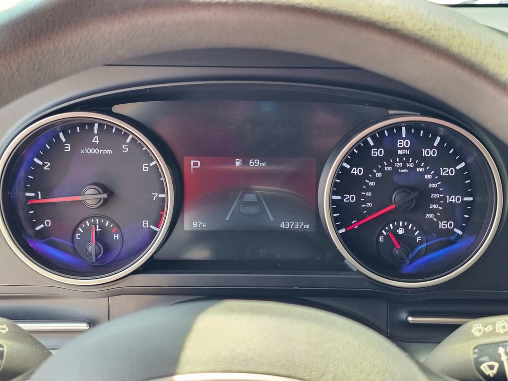 Certified 2023 Kia Carnival LX FWD image 23