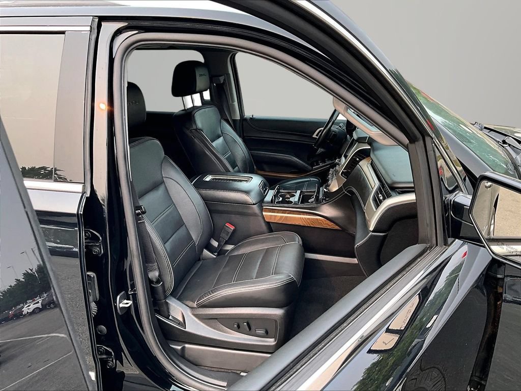 Used 2020 GMC Yukon XL Denali w/ Denali Ultimate Package AWD/4WD image 8