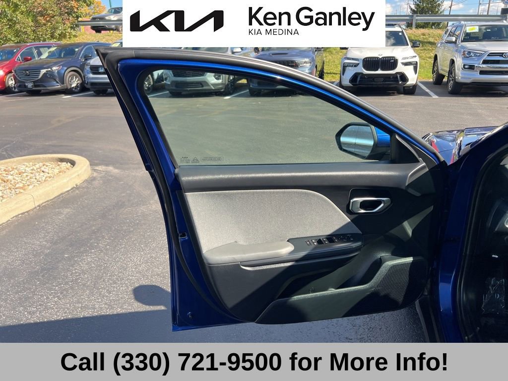 Certified 2025 Kia K4 EX image 26