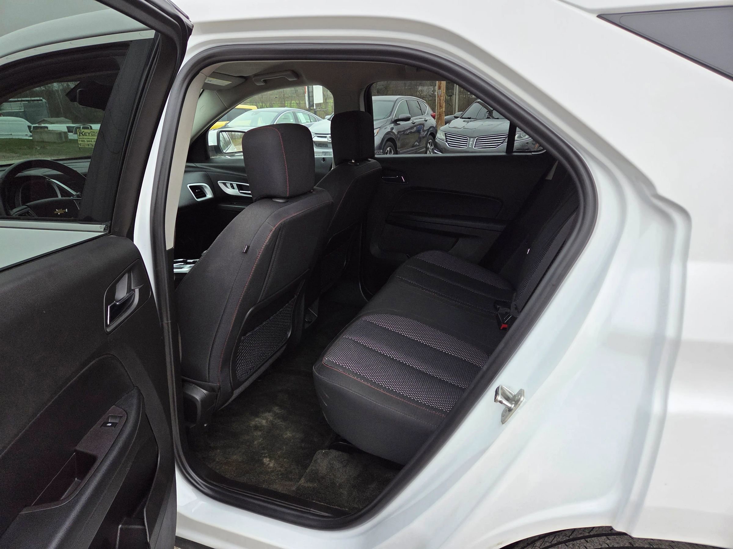 Used 2017 Chevrolet Equinox LT w/ Convenience Package image 18