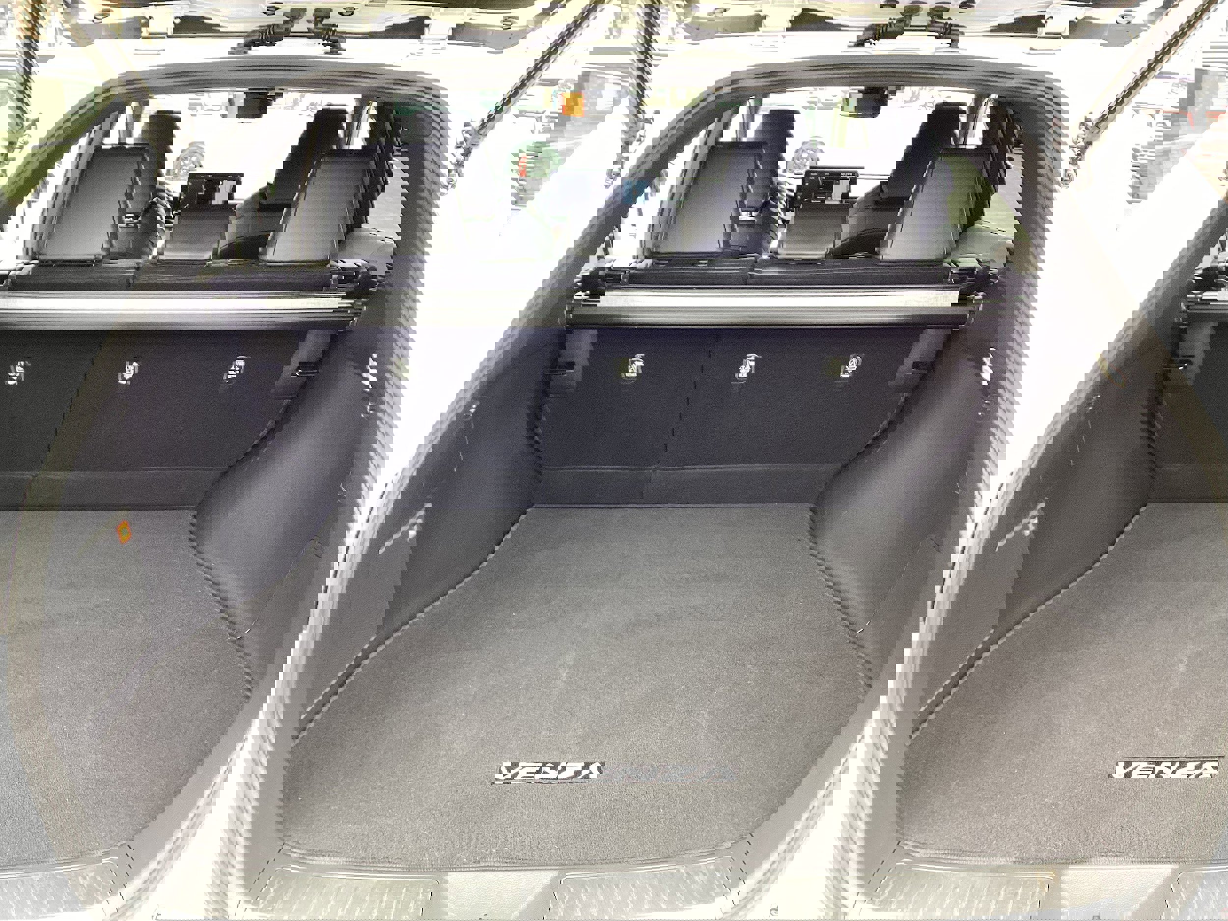 Used 2021 Toyota Venza Limited w/ Advanced Technology Package image 14