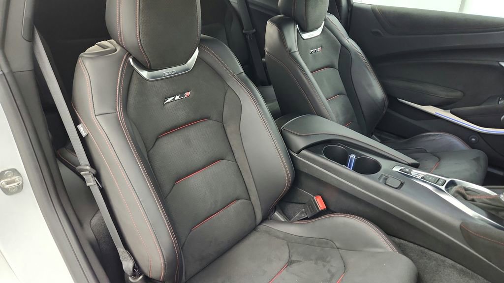 Used 2021 Chevrolet Camaro ZL1 image 37
