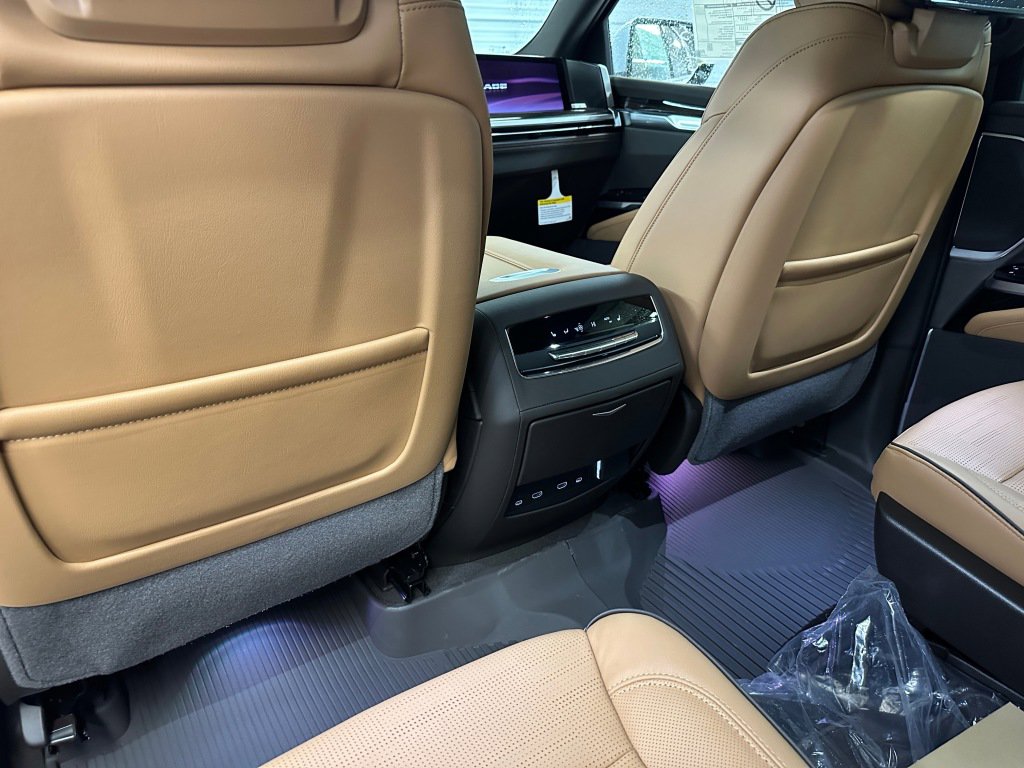 New 2026 Cadillac Escalade ESV Luxury w/ Touring Package image 20