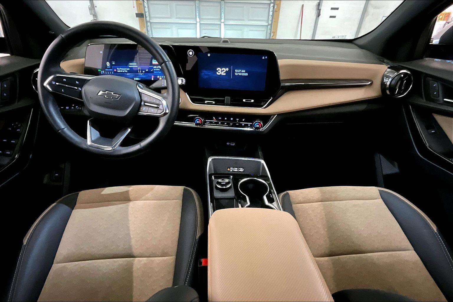 Used 2025 Chevrolet Equinox ACTIV w/ Safety and Technology Package image 14