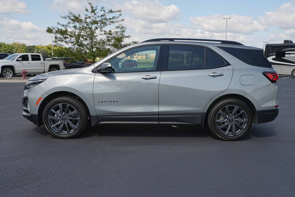 Used 2024 Chevrolet Equinox RS w/ LPO, Floor Liner Package AWD/4WD image 10