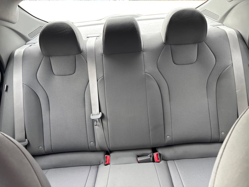 Certified 2024 Hyundai Elantra SE image 18