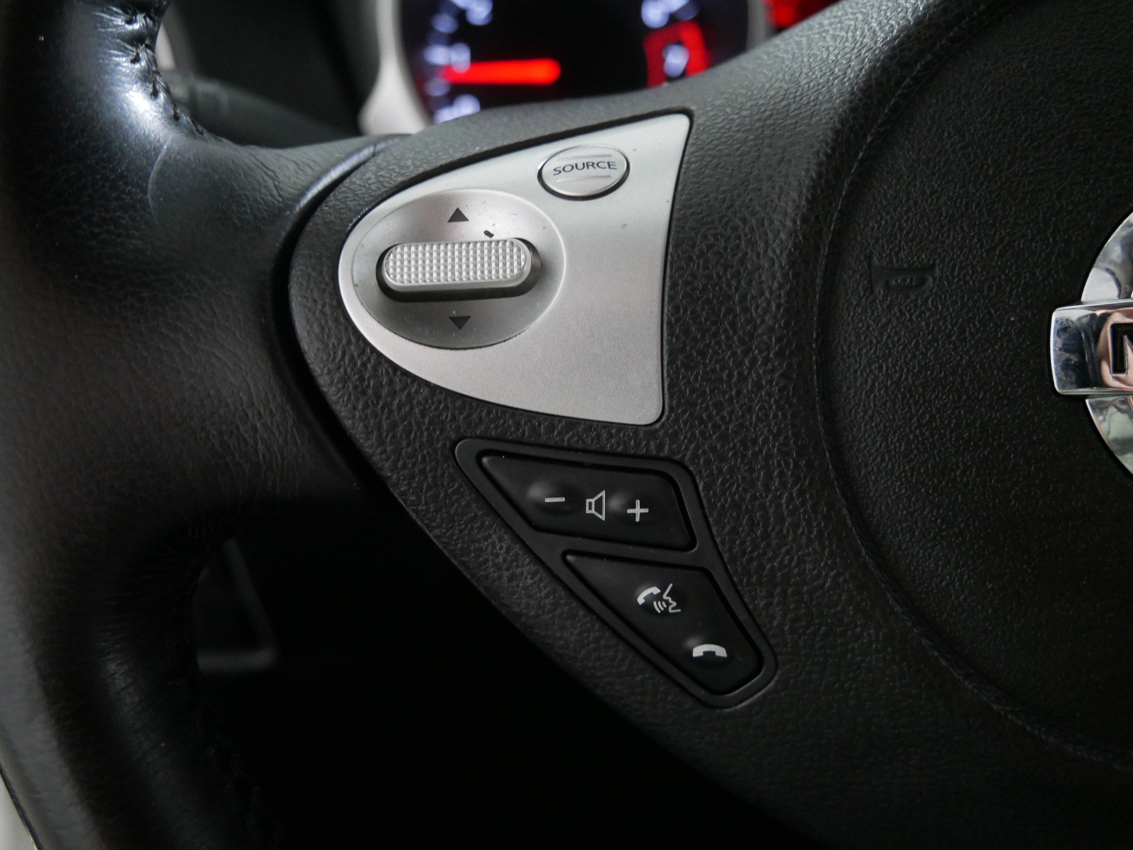 Used 2015 Nissan Juke S image 27