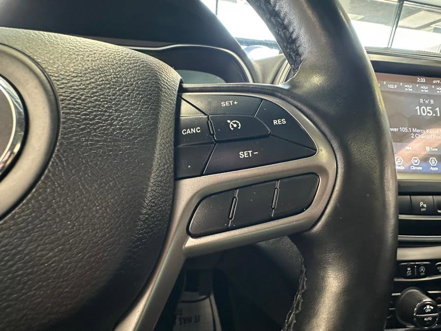 Used 2021 Jeep Cherokee Latitude Lux w/ Sun & Sound Group AWD/4WD image 46