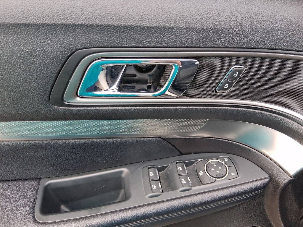 Used 2018 Ford Explorer XLT FWD image 24