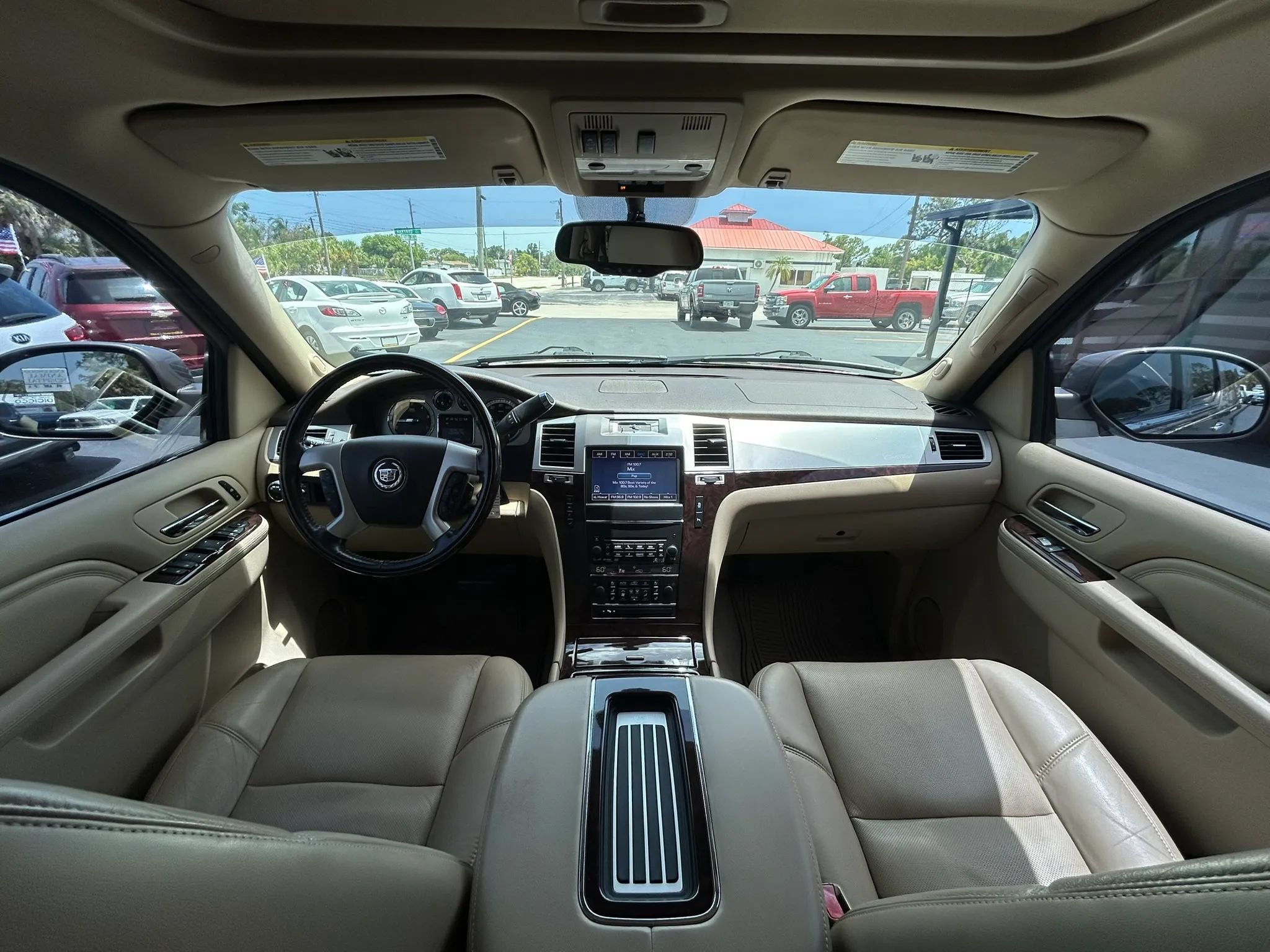 Used 2013 Cadillac Escalade ESV Luxury RWD image 30