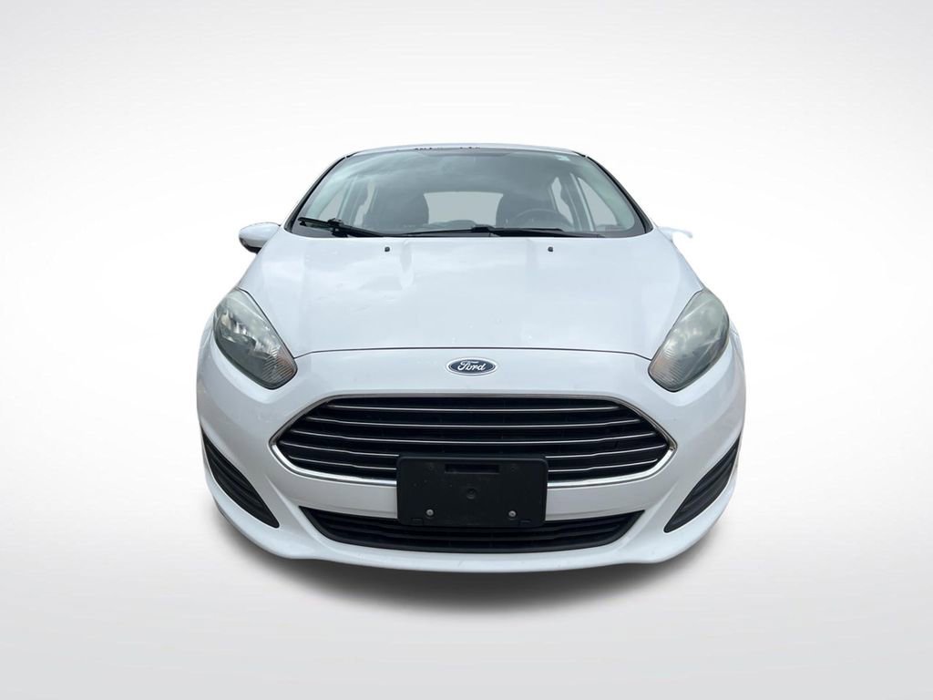 Used 2015 Ford Fiesta SE FWD image 2