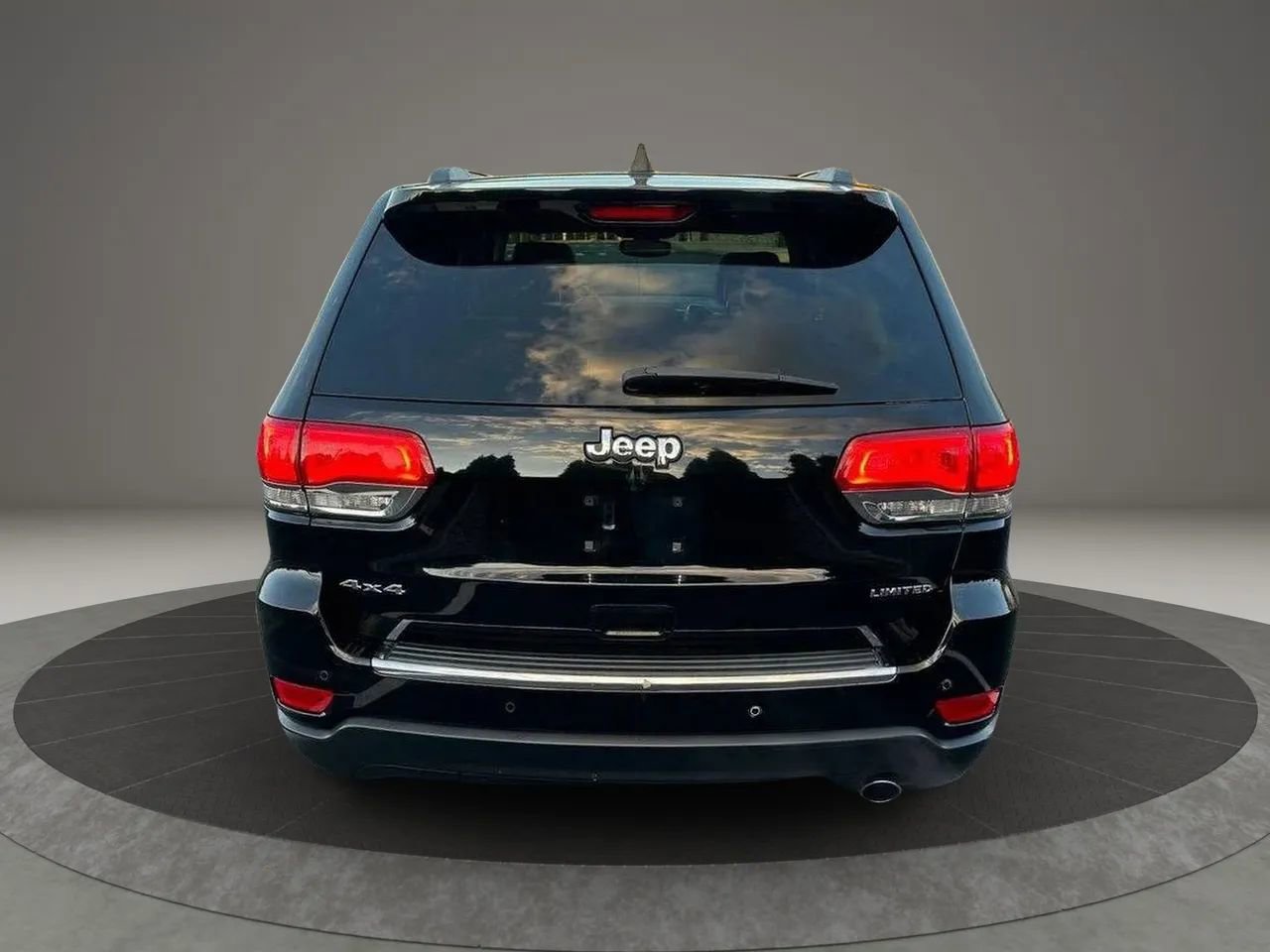 Used 2018 Jeep Grand Cherokee Limited image 6