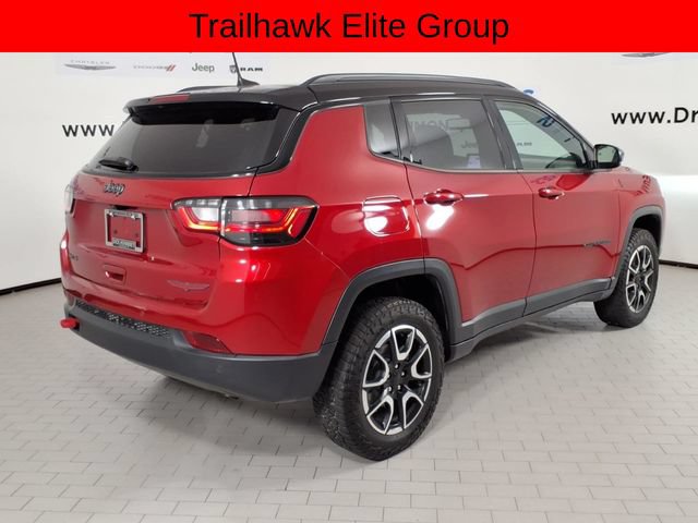 Used 2024 Jeep Compass Trailhawk w/ Trailhawk Elite Group AWD/4WD image 4