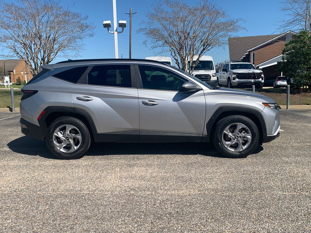 Used 2022 Hyundai Tucson SEL FWD image 2