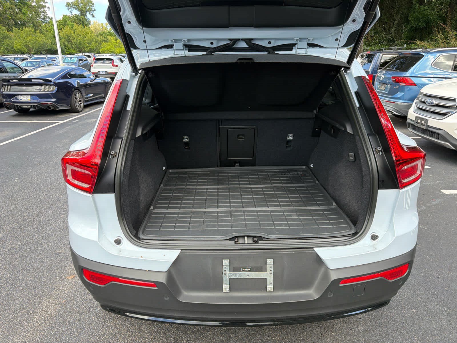 Used 2024 Volvo XC40 B5 Ultimate w/ Protection Package Premier AWD/4WD image 22