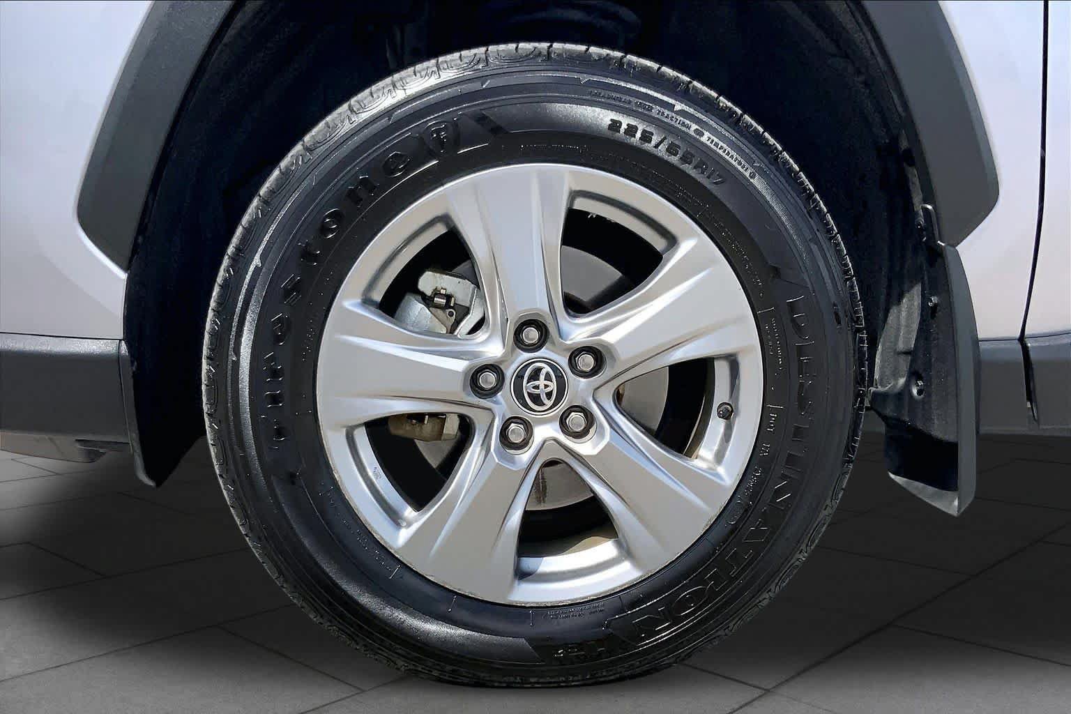 Used 2024 Toyota RAV4 XLE AWD/4WD image 10