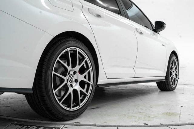 Used 2025 Volkswagen Jetta GLI Autobahn image 11
