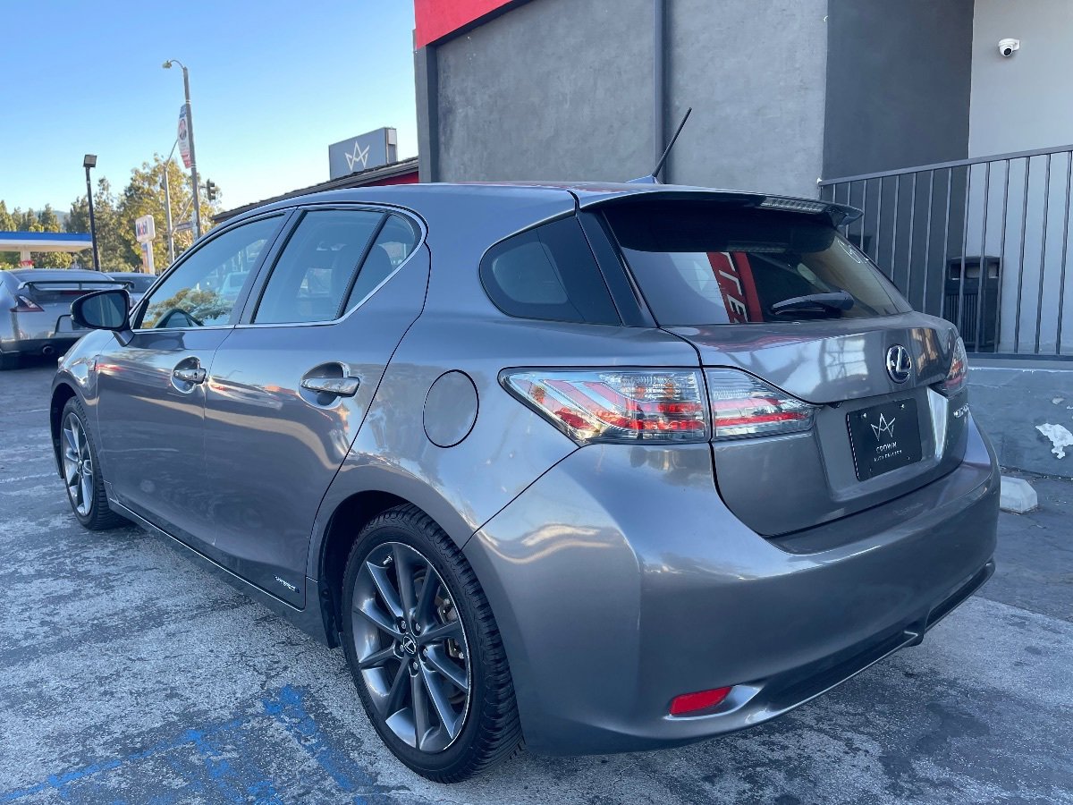 Used 2013 Lexus CT 200h w/ F Sport Pkg w/Nuluxe Trim FWD image 7