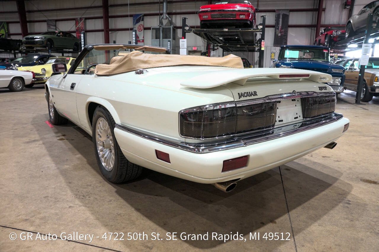 Used 1995 Jaguar XJS V12 Convertible RWD image 6
