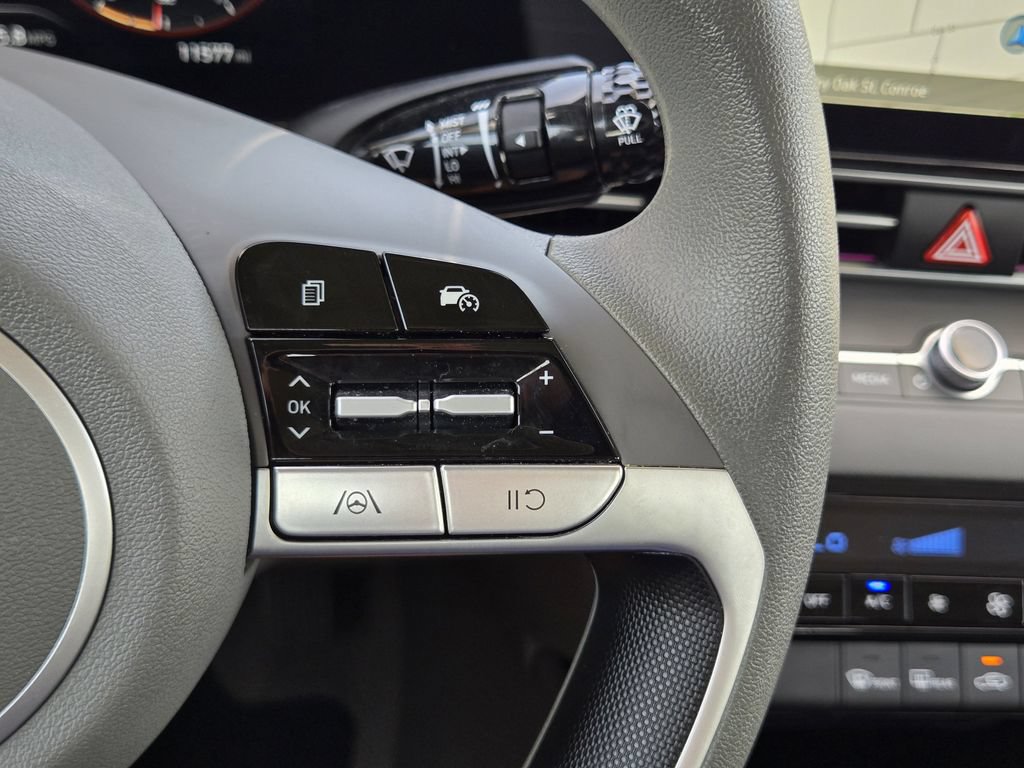 Used 2024 Hyundai Elantra SEL FWD image 27