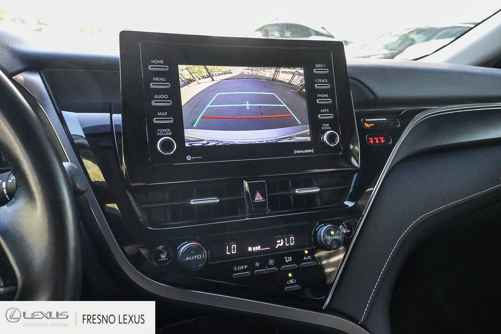 Used 2024 Toyota Camry SE image 25