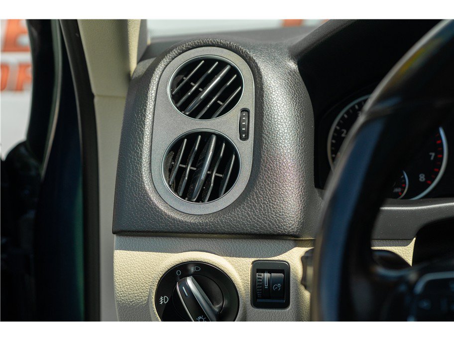 Used 2013 Volkswagen Tiguan S FWD image 22