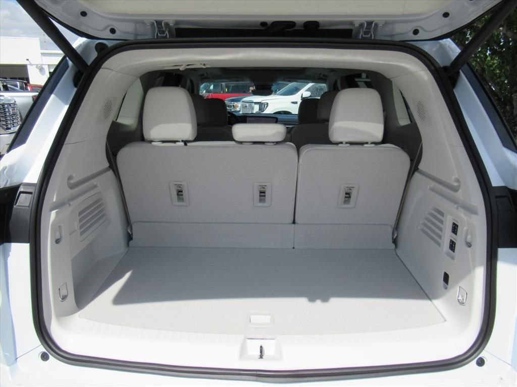 New 2026 Buick Enclave Avenir w/ Super Cruise Package FWD image 32