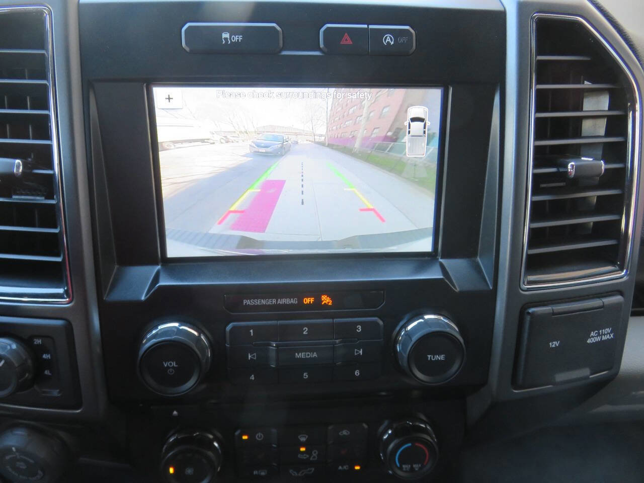 Used 2017 Ford F150 XLT w/ Equipment Group 302A Luxury AWD/4WD image 19