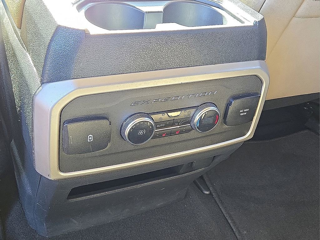 Used 2024 Ford Expedition Limited image 16