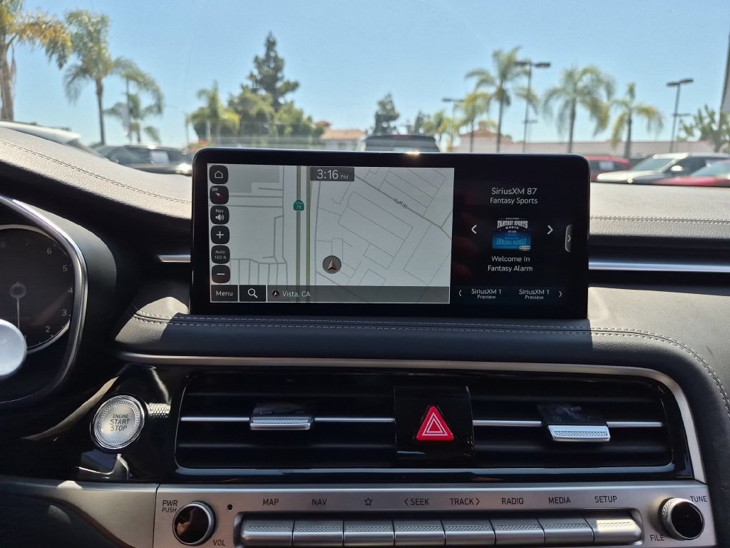Used 2025 Genesis G70 2.5T RWD image 17