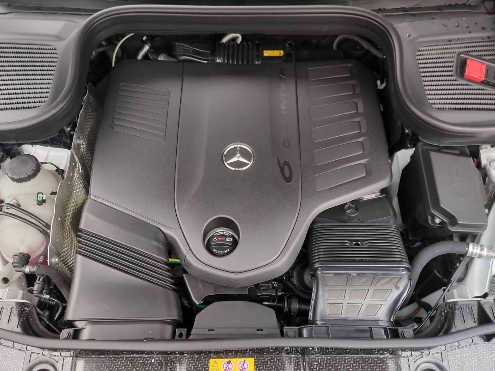 Used 2025 Mercedes-Benz GLS 450 4MATIC image 15