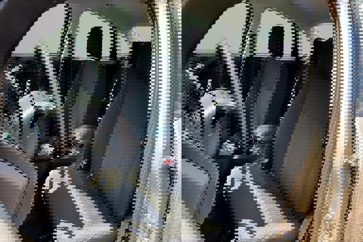 Used 2018 Ford Focus SE image 16