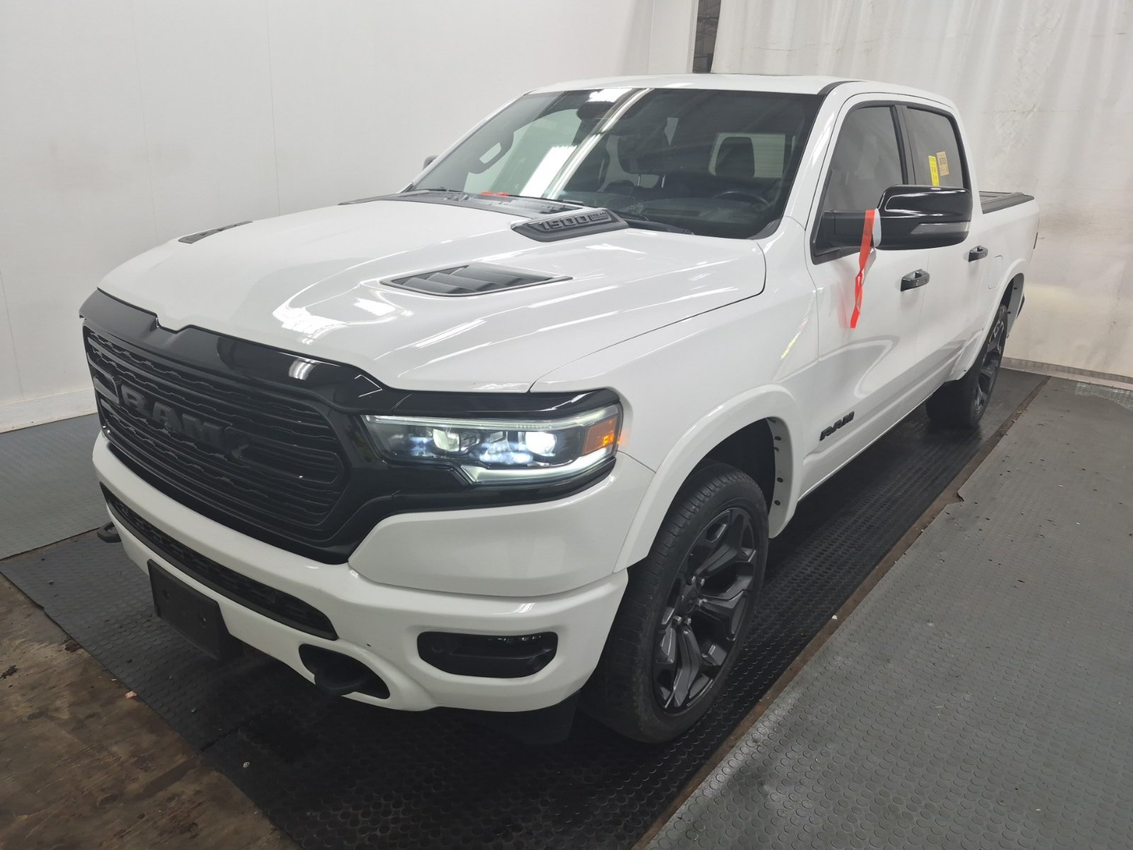 Used 2023 RAM 1500 Limited AWD/4WD image 1