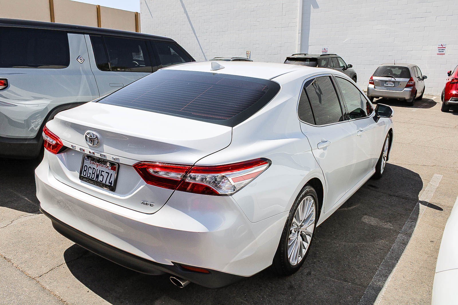 Certified 2019 Toyota Camry XLE w/ Carpet Mat Package FWD image 7